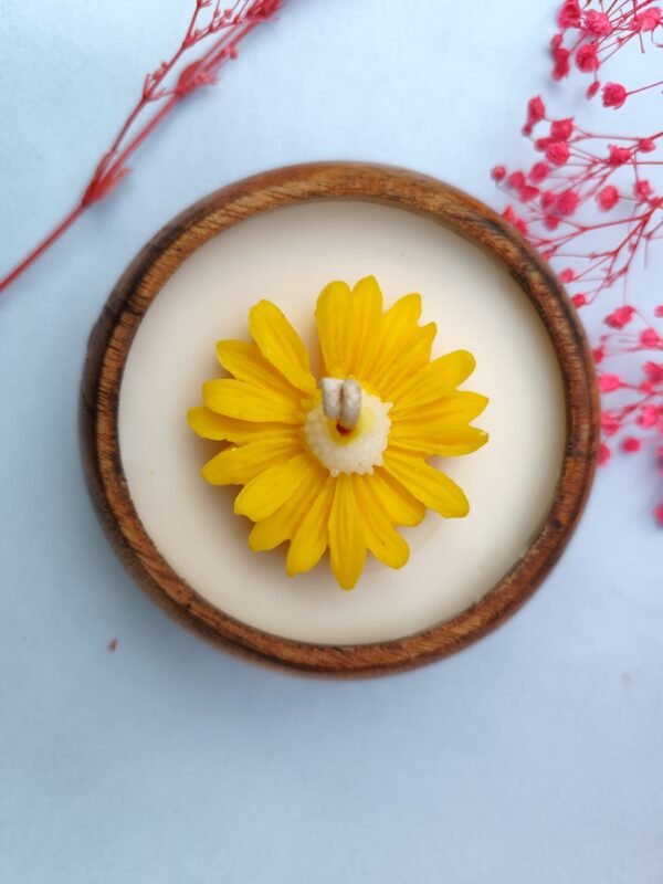 WOODEN URLI CANDLE